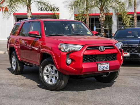 Certified 2020 Toyota 4Runner SR5 w/ Convenience Package AWD/4WD image 1