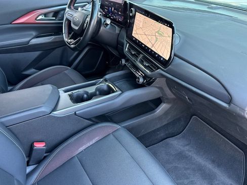 Used 2024 Chevrolet Equinox EV RS FWD image 19