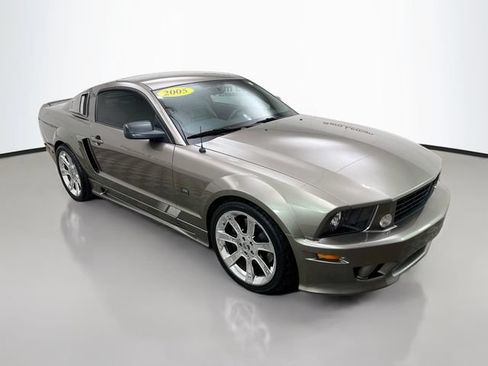 Used 2005 Ford Mustang GT RWD image 1