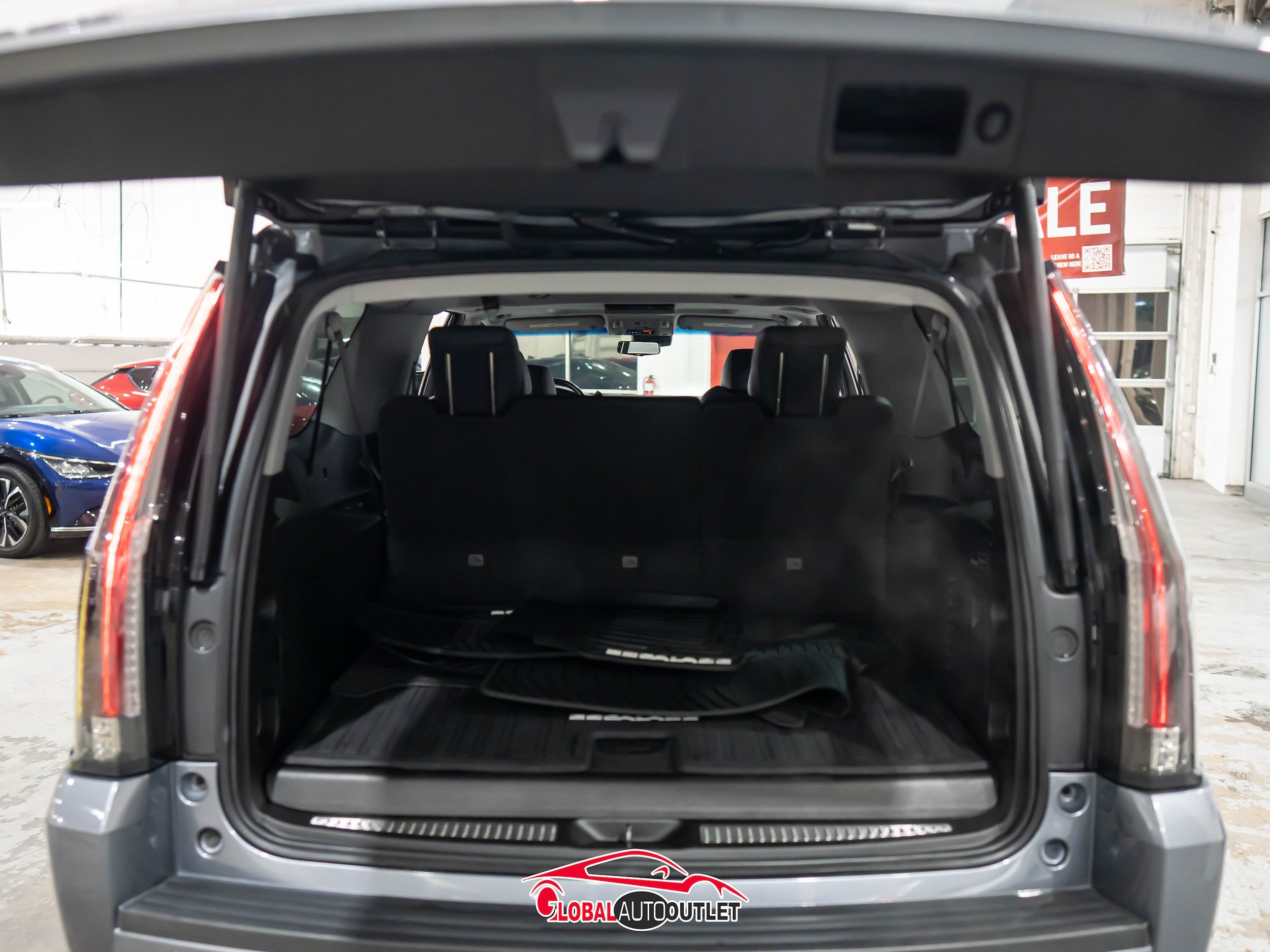 Used 2019 Cadillac Escalade ESV Luxury AWD/4WD image 48