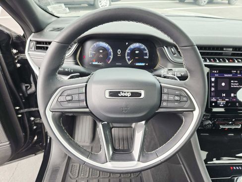 Used 2023 Jeep Grand Cherokee L Laredo AWD/4WD image 23