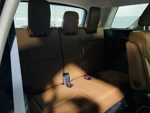 New 2026 Nissan Pathfinder Platinum FWD image 32