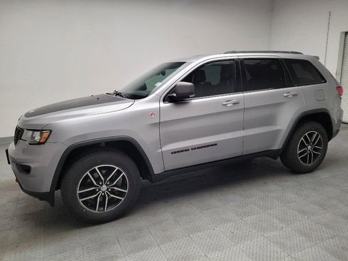 Used 2018 Jeep Grand Cherokee Trailhawk AWD/4WD image 2