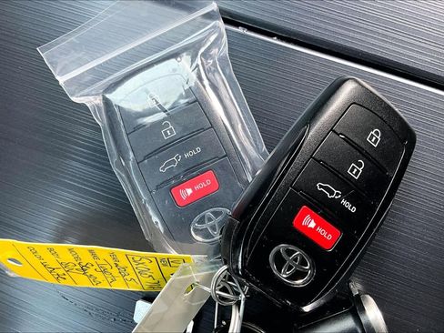 Used 2025 Toyota Sequoia Platinum image 13