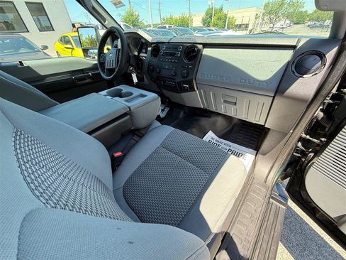 Used 2016 Ford F250 XL w/ XL Appearance Package AWD/4WD image 27