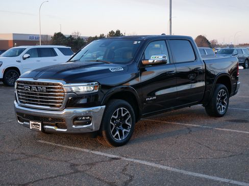 Used 2025 RAM 1500 Laramie image 5