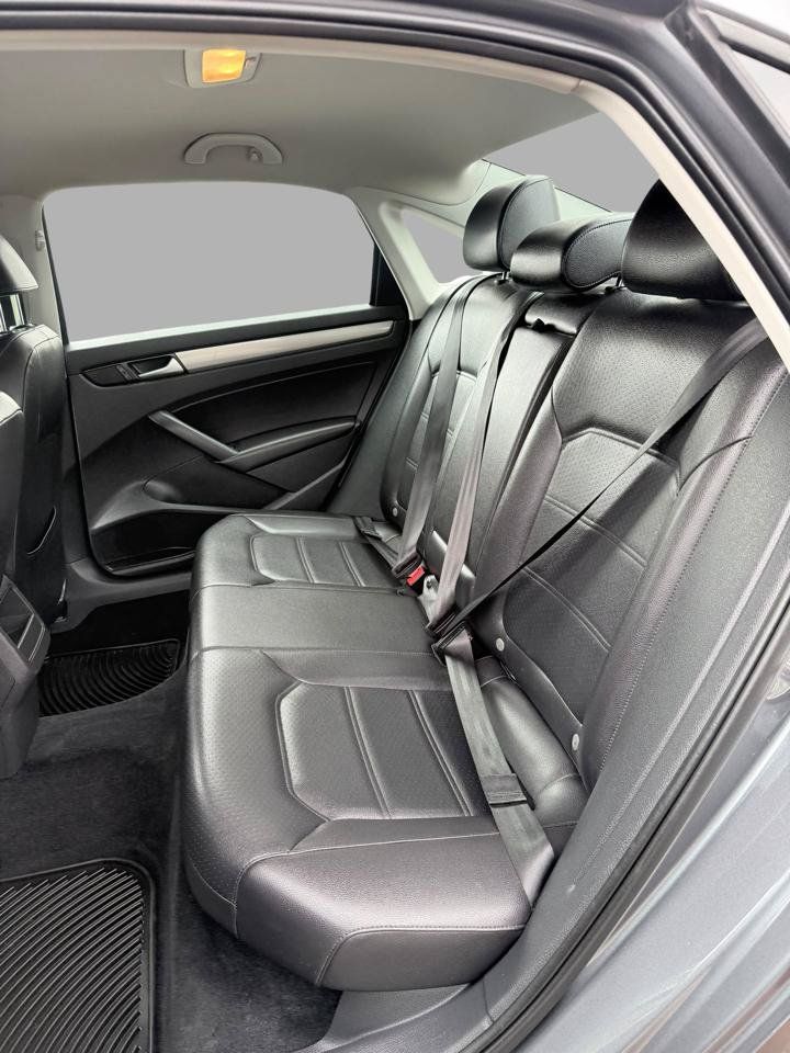 Used 2015 Volkswagen Passat 1.8T Wolfsburg Edition FWD image 18