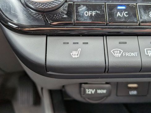 Used 2025 Hyundai Elantra SEL FWD image 24