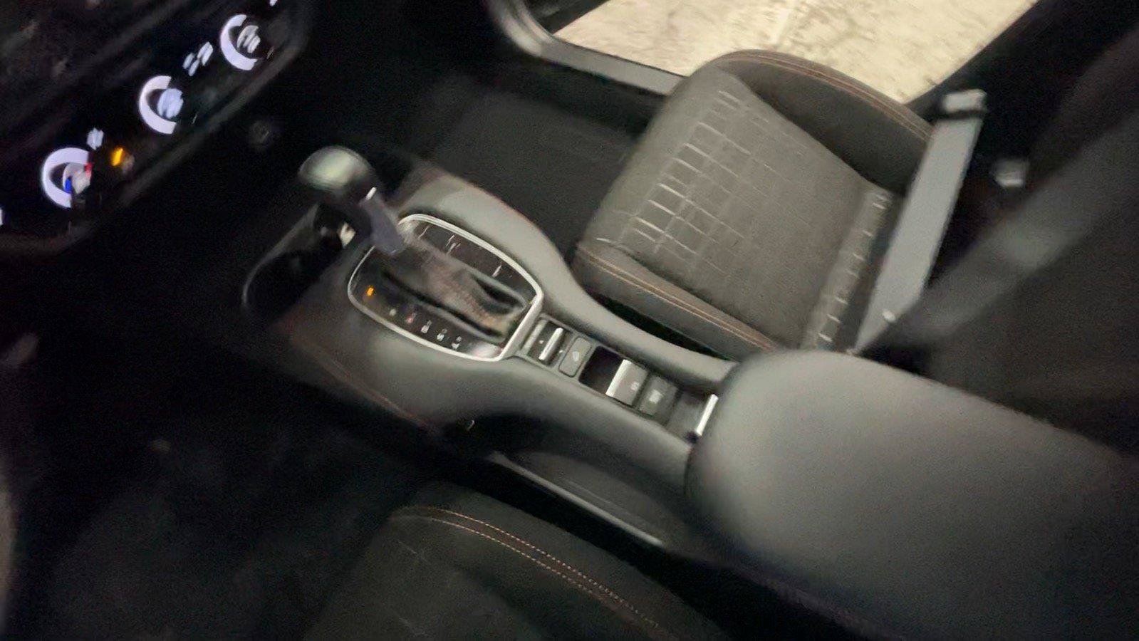 Certified 2024 Honda HR-V Sport image 39