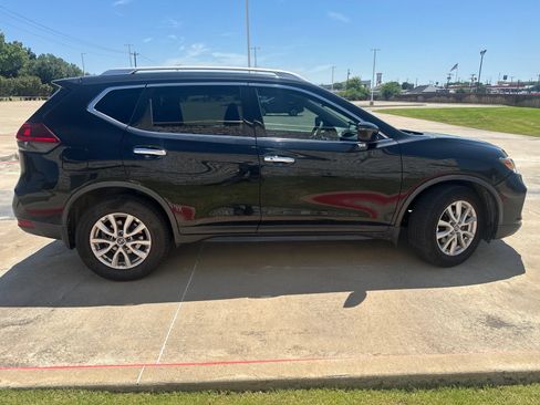 Used 2019 Nissan Rogue SV FWD image 4