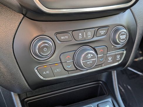 Used 2022 Jeep Cherokee Latitude Lux image 20