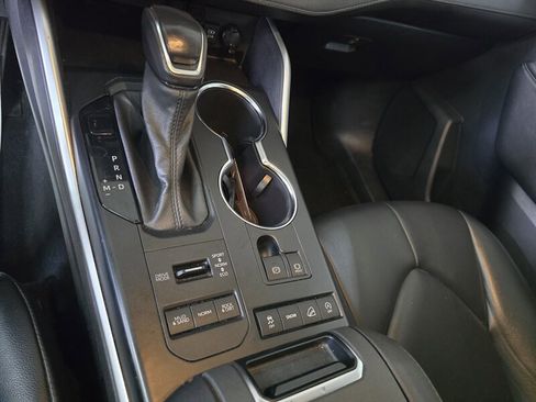 Used 2021 Toyota Highlander XLE image 23