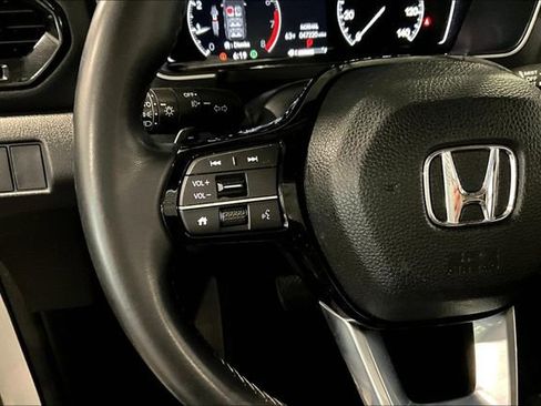 Used 2024 Honda Pilot Touring image 11