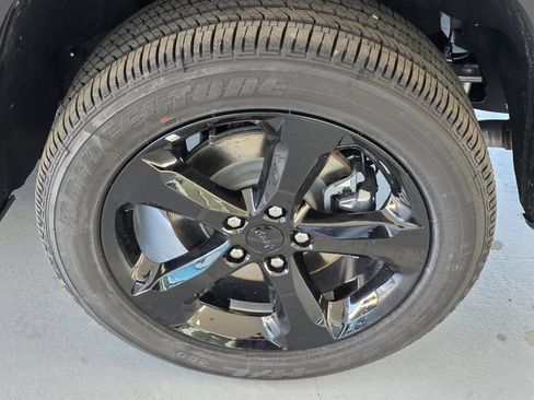 New 2025 Jeep Grand Cherokee L Altitude AWD/4WD image 35