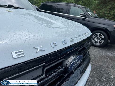 Used 2025 Ford Expedition Active AWD/4WD image 23