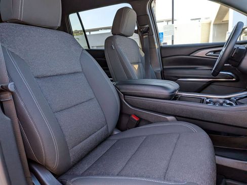 Used 2026 Chevrolet Traverse LT w/ LPO, Floor Liner Package FWD image 28