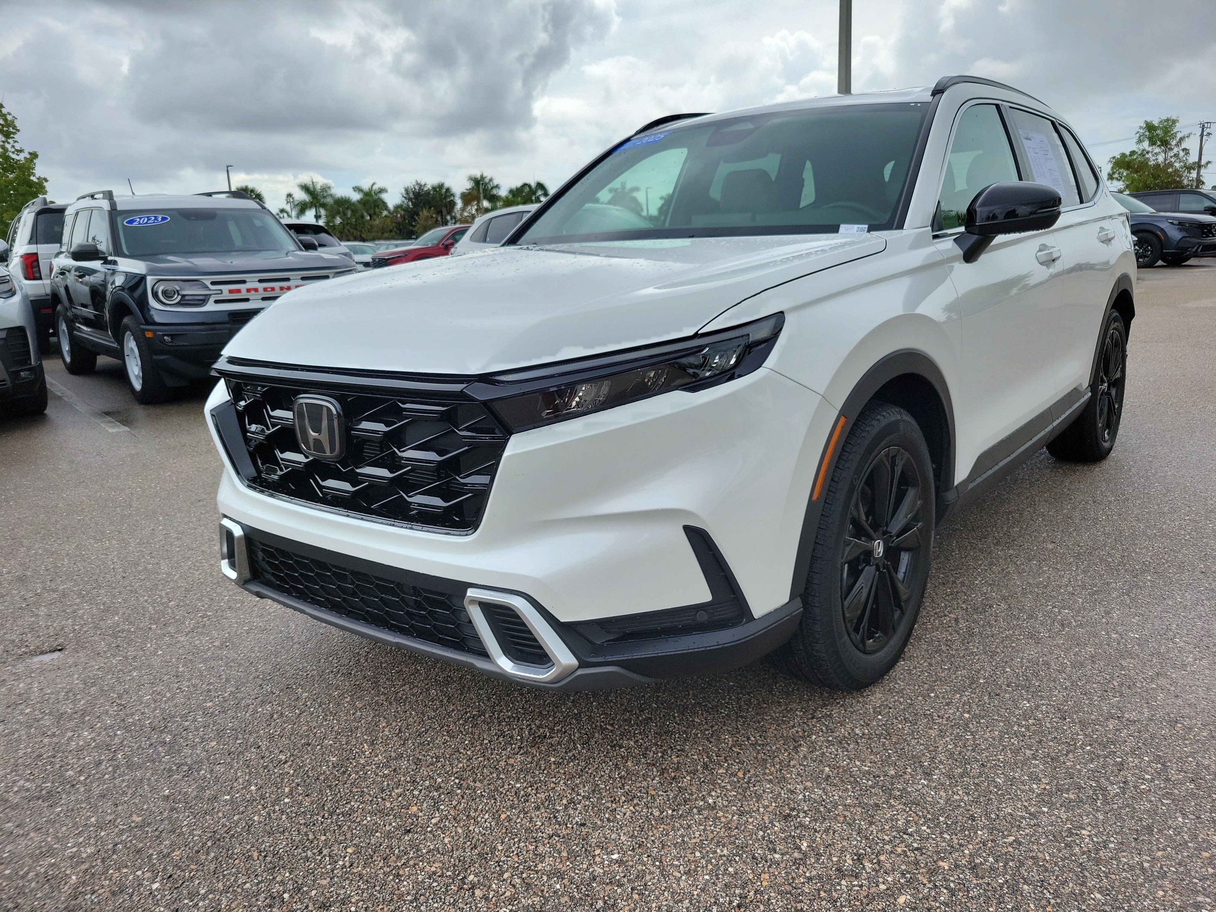 Used 2025 Honda CR-V Sport Touring image 3