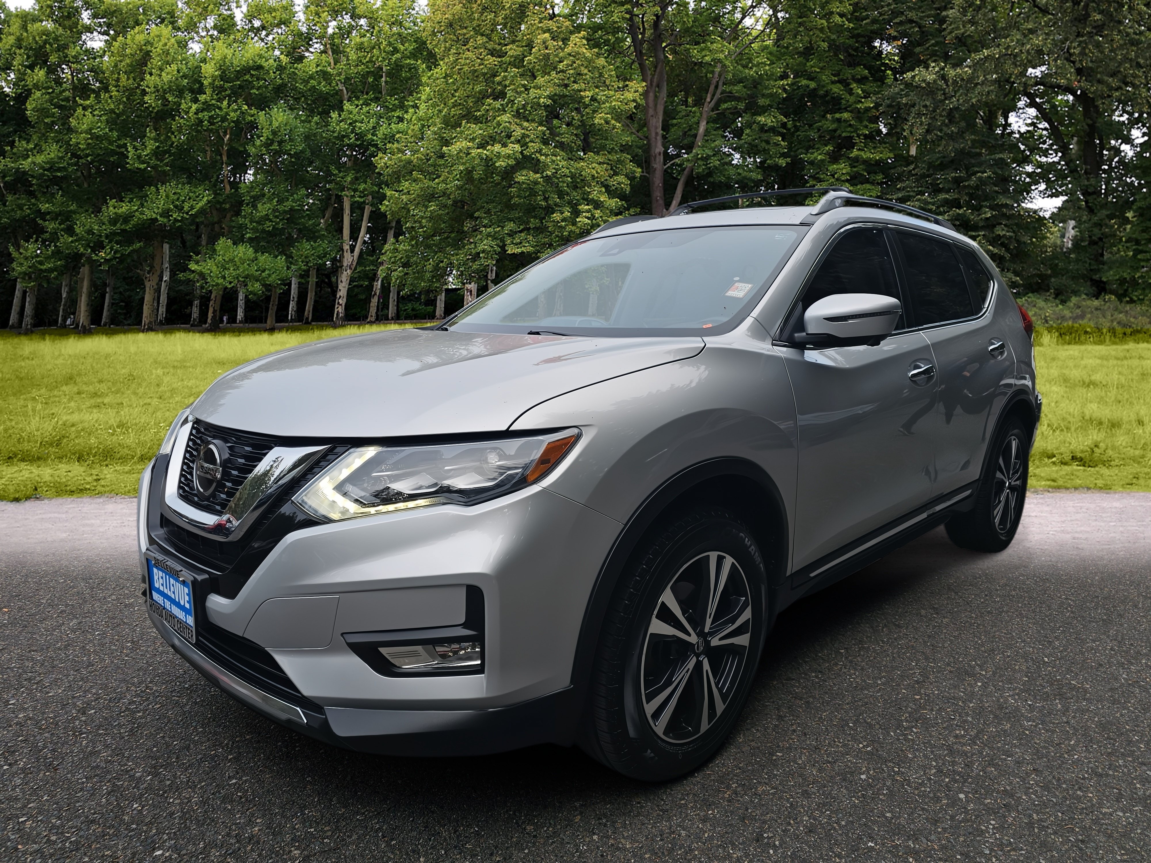 Used 2018 Nissan Rogue SL w/ Premium Package AWD/4WD image 3