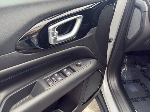 New 2026 Jeep Compass Latitude image 6