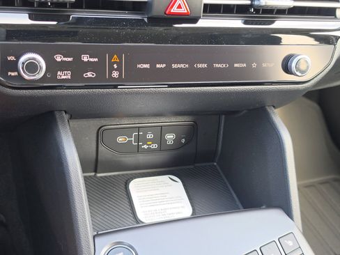 New 2026 Kia Sportage SX FWD image 16