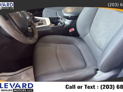 Used 2021 Toyota RAV4 XLE AWD/4WD image 27