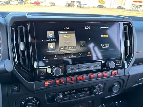 Used 2025 Nissan Frontier PRO-4X image 11