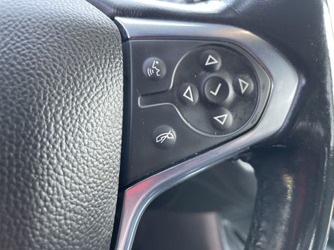 Used 2022 Chevrolet Traverse LT AWD/4WD image 34