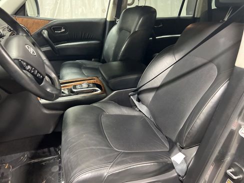 Used 2023 Nissan Armada SL w/ Captain's Chairs Package image 21
