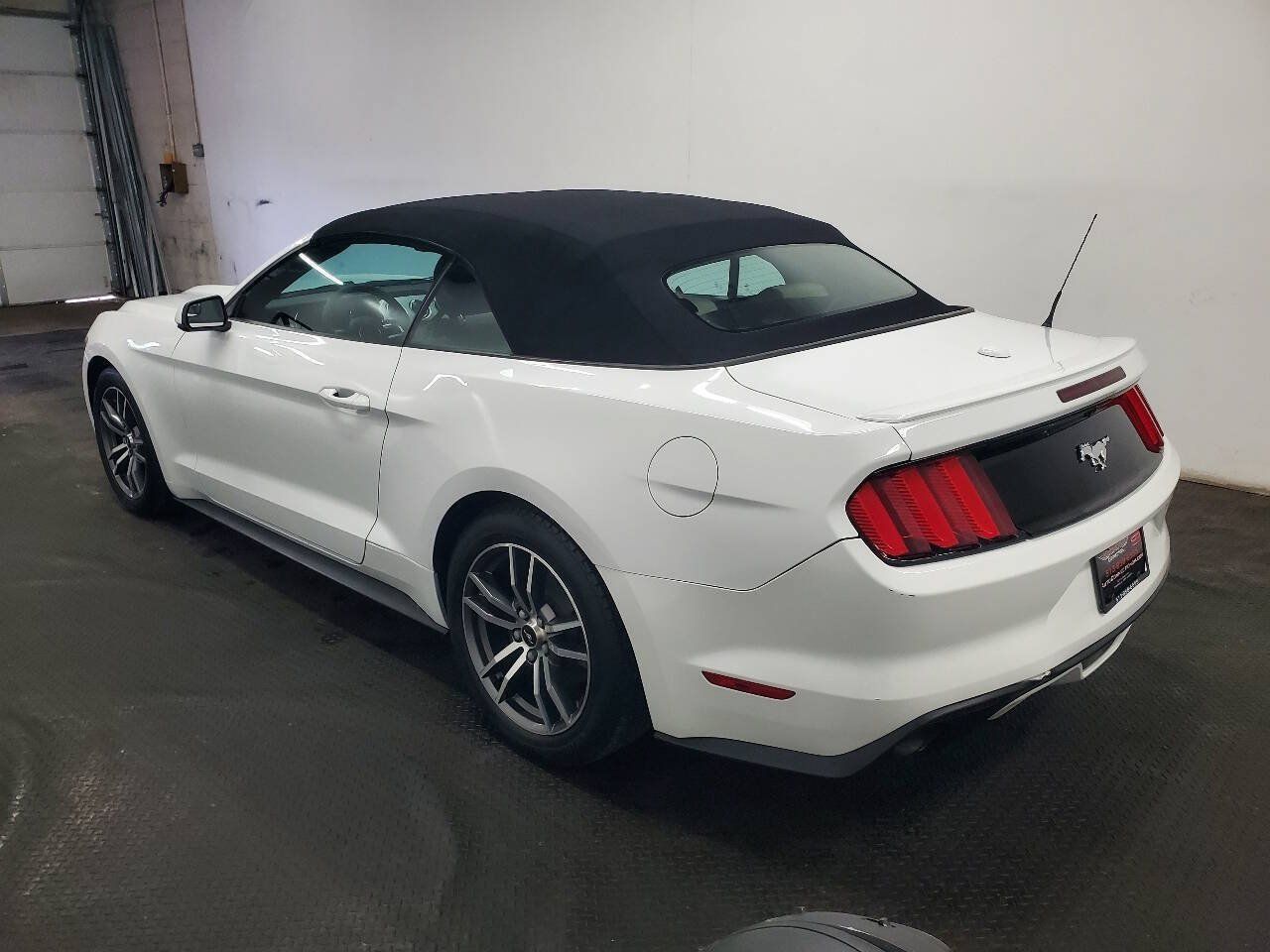 Used 2016 Ford Mustang Premium RWD image 5