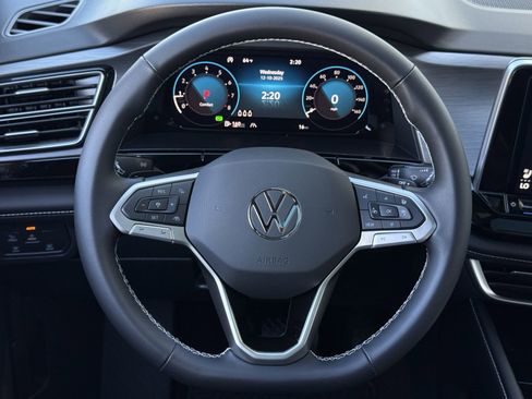 New 2026 Volkswagen Atlas Cross Sport SE FWD image 13
