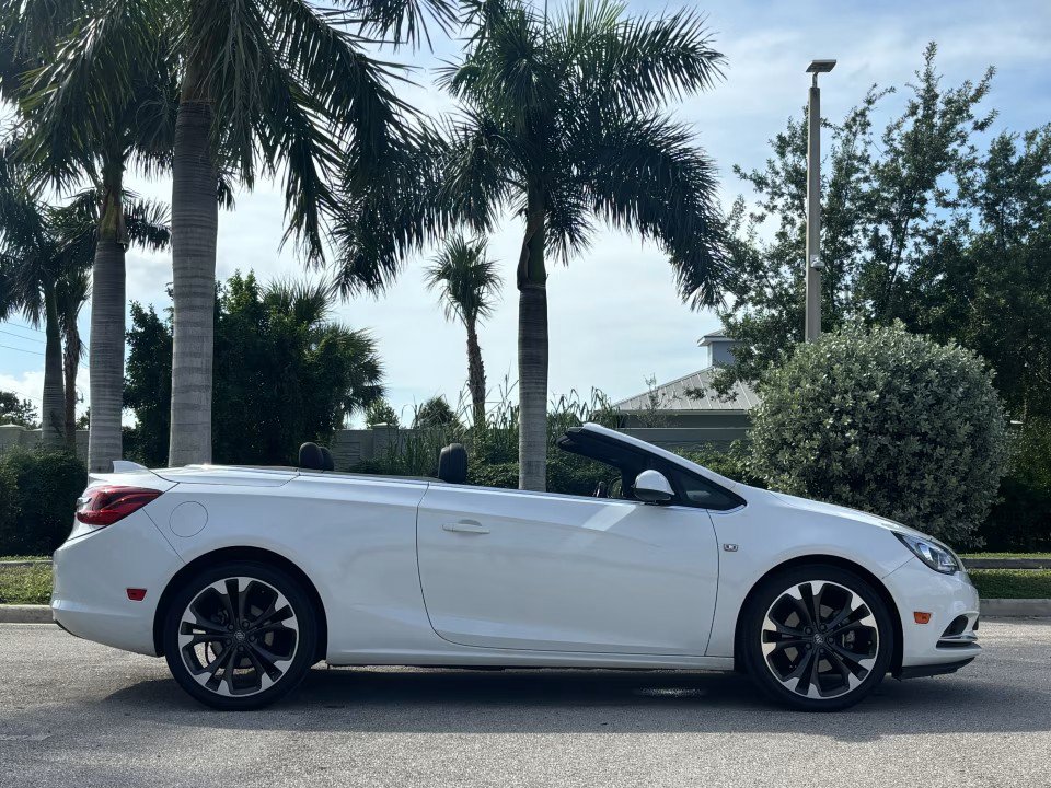 Used 2019 Buick Cascada Premium FWD image 10
