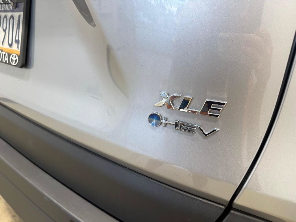Used 2025 Toyota RAV4 XLE AWD/4WD image 15