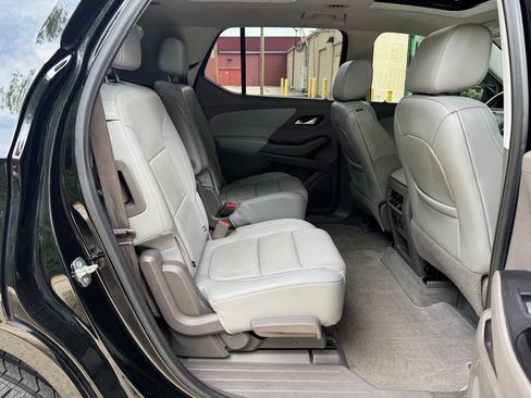 Used 2020 Chevrolet Traverse Premier FWD image 31