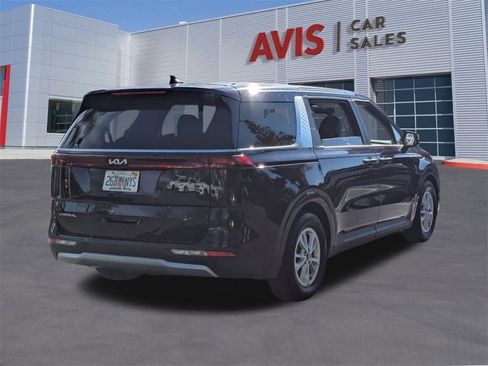 Used 2024 Kia Carnival LX image 6