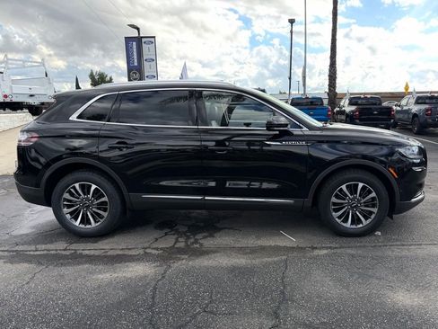 Used 2023 Lincoln Nautilus Reserve image 9