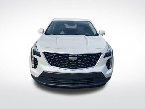 Certified 2022 Cadillac XT4 Luxury w/ Cold Weather Package image 9