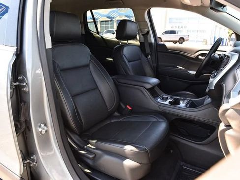 Used 2023 GMC Acadia SLT FWD image 24