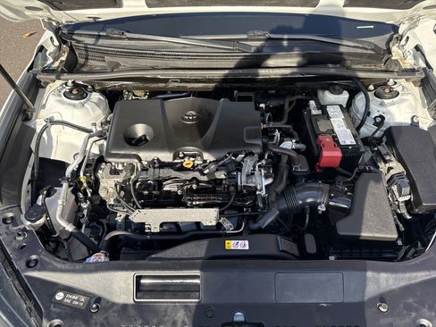 Used 2021 Toyota Avalon XLE image 11