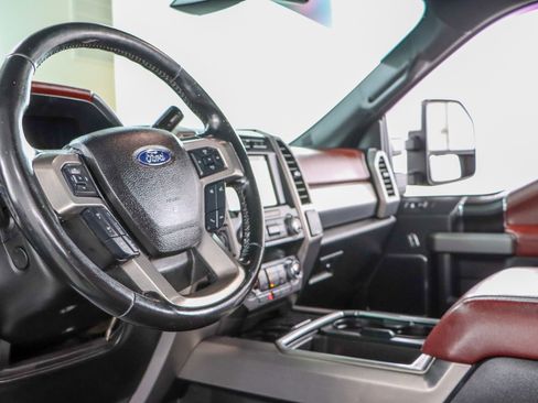 Used 2019 Ford F250 Platinum w/ Platinum Ultimate Package image 25