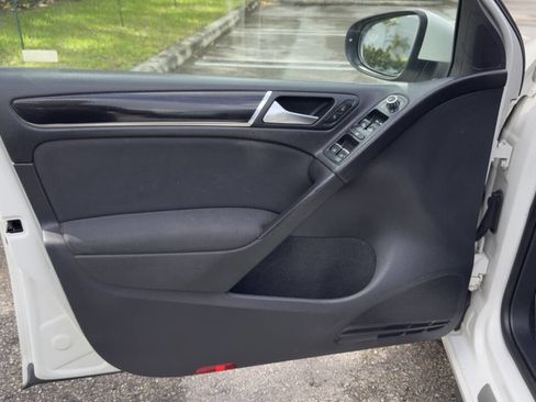 Used 2013 Volkswagen Golf 4-Door image 22