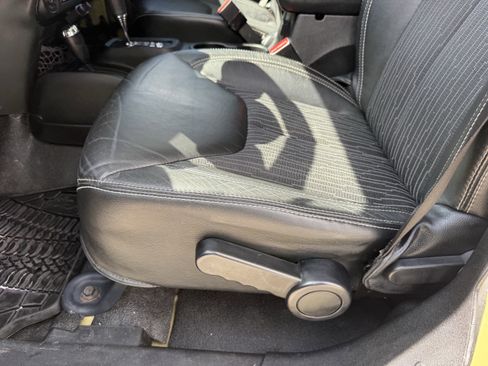 Used 2013 Jeep Wrangler Freedom Edition image 26