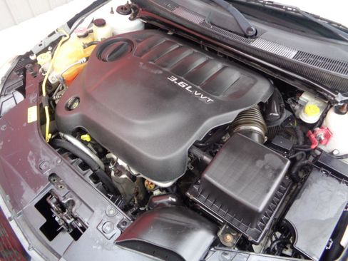 Used 2011 Chrysler 200 S image 3