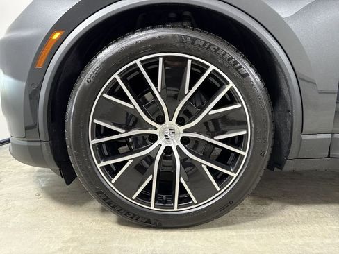 New 2026 Porsche Macan 4 Electric AWD/4WD image 13
