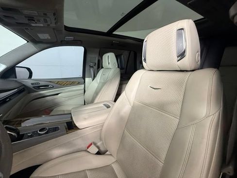 Used 2021 Cadillac Escalade Premium Luxury Platinum AWD/4WD image 6