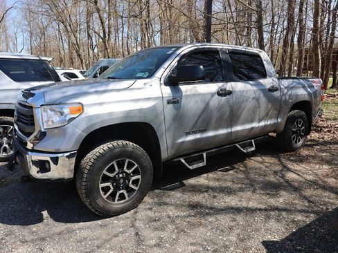 Used 2015 Toyota Tundra SR5 w/ TRD Off Road Package image 4