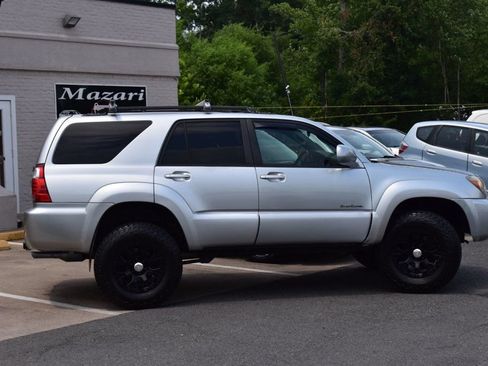 Used 2006 Toyota 4Runner SR5 RWD image 4