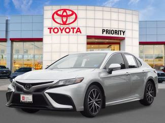 Used 2024 Toyota Camry SE w/ Cold Weather Package FWD video 1