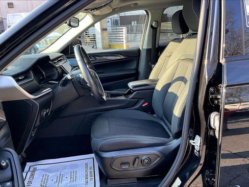 Used 2021 Jeep Grand Cherokee L Laredo w/ Luxury Tech Group I image 15