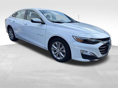 Used 2024 Chevrolet Malibu LT image 2