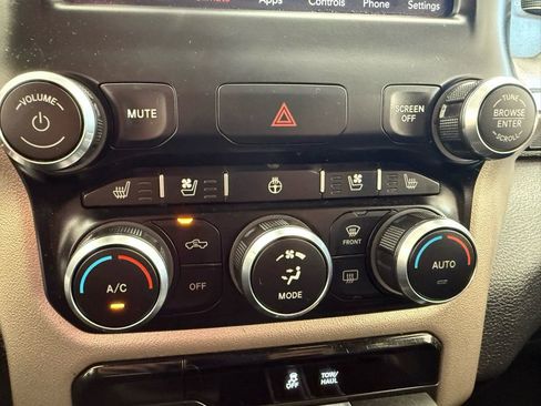 Used 2019 RAM 1500 Laramie image 33